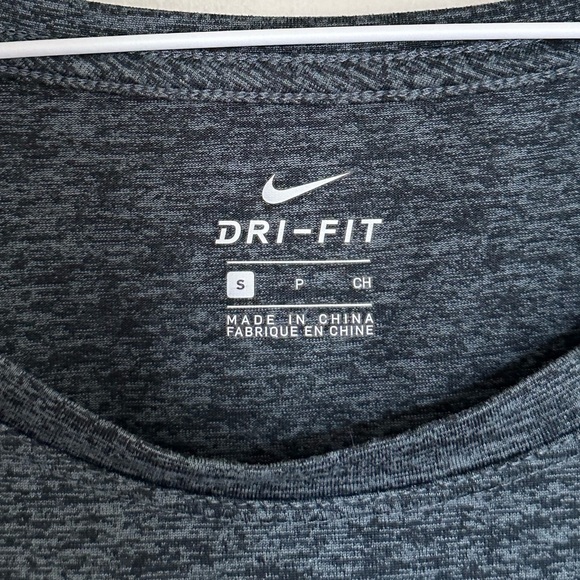 Nike T-shirt, size small, grey - Picture 3 of 3